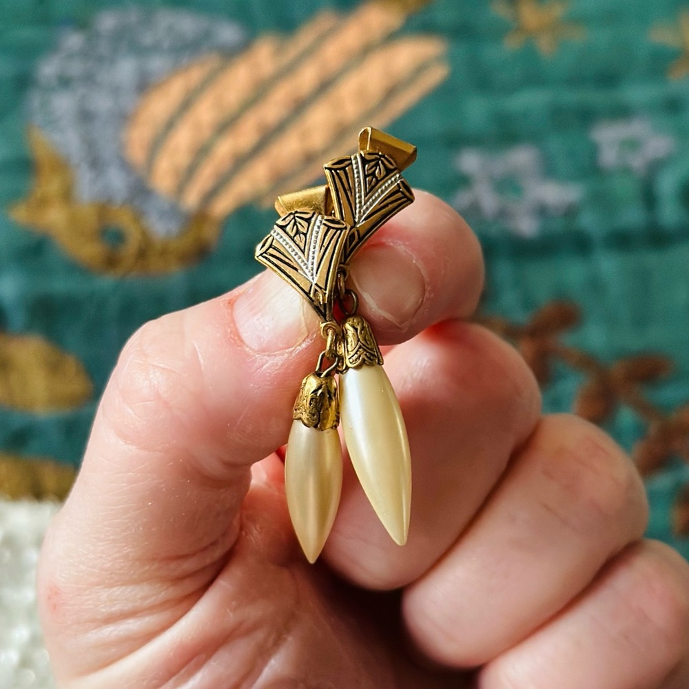 Vintage art deco style folding embellished clutch and faux pearl earring set - Picture 14 of 15